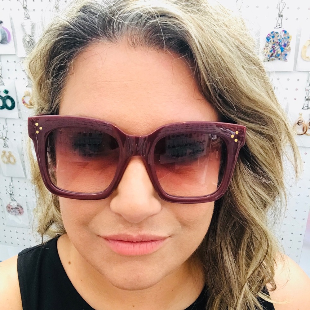 🆑 Square Frame Sunglasses in Wine Red - Picture 7 of 7